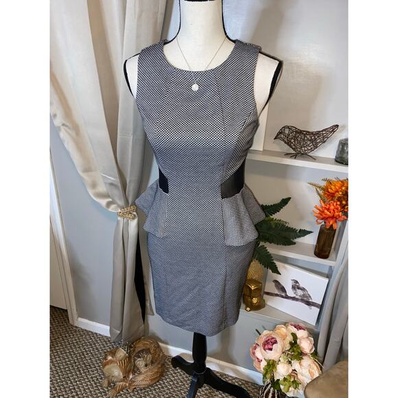 Ark & Co. NWT Women’s size Medium Black White Back Zip Mesh Panel Dress - Picture 1 of 12